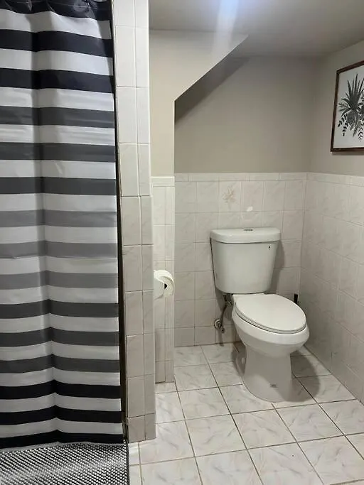 Apartment In Newark
